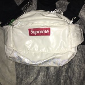 supreme fanny pack white